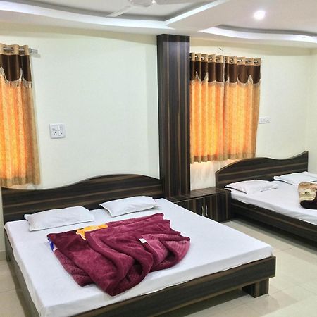 Hotel Vrandavan Palace Near Mahakal Temple Ujjain Zewnętrze zdjęcie
