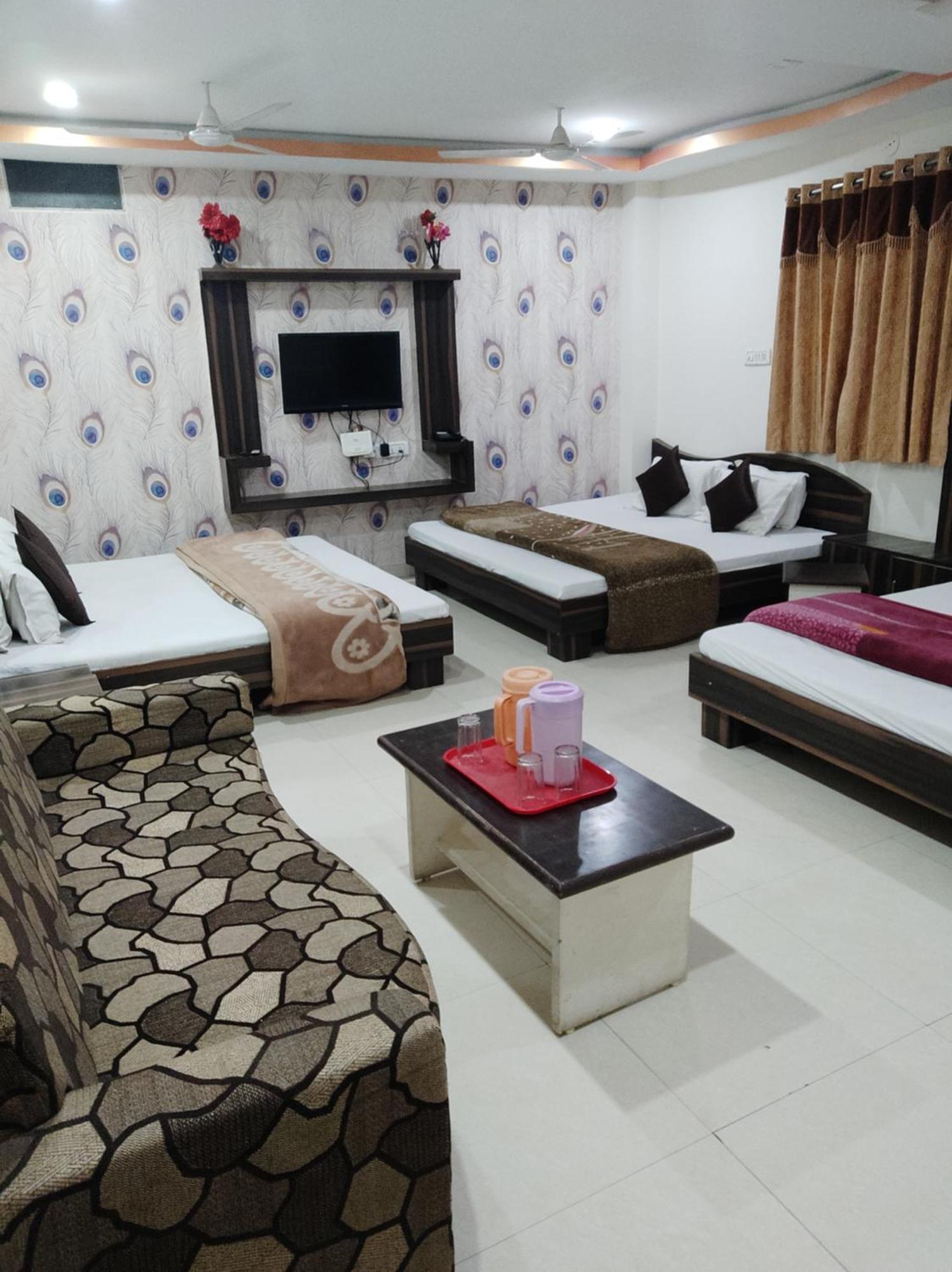 Hotel Vrandavan Palace Near Mahakal Temple Ujjain Zewnętrze zdjęcie