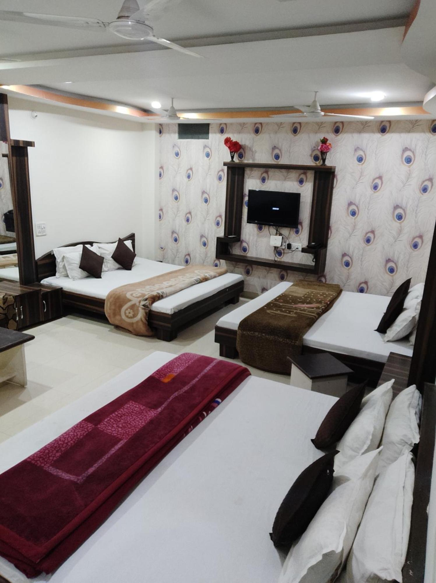 Hotel Vrandavan Palace Near Mahakal Temple Ujjain Zewnętrze zdjęcie