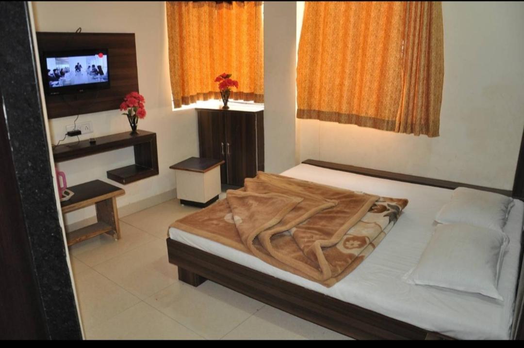 Hotel Vrandavan Palace Near Mahakal Temple Ujjain Zewnętrze zdjęcie